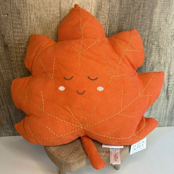 Mon Ami 16 inch Leaf Pillow Maple Leaf NEW!  FAST SHIP Gift - Picture 1 of 6